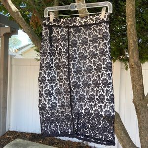 H&M Black and White Lace Midi Skrit